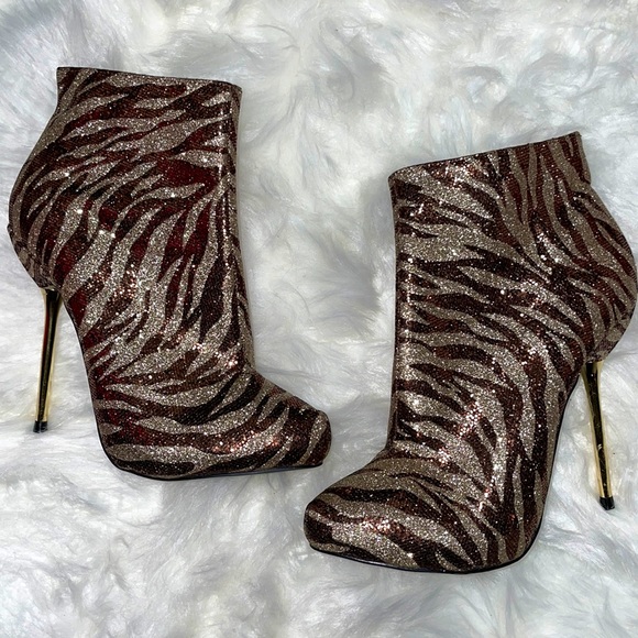 Glitter zebra print zip bootie size 6 - Picture 2 of 4